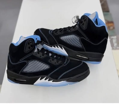 UNC JORDAN 5’s