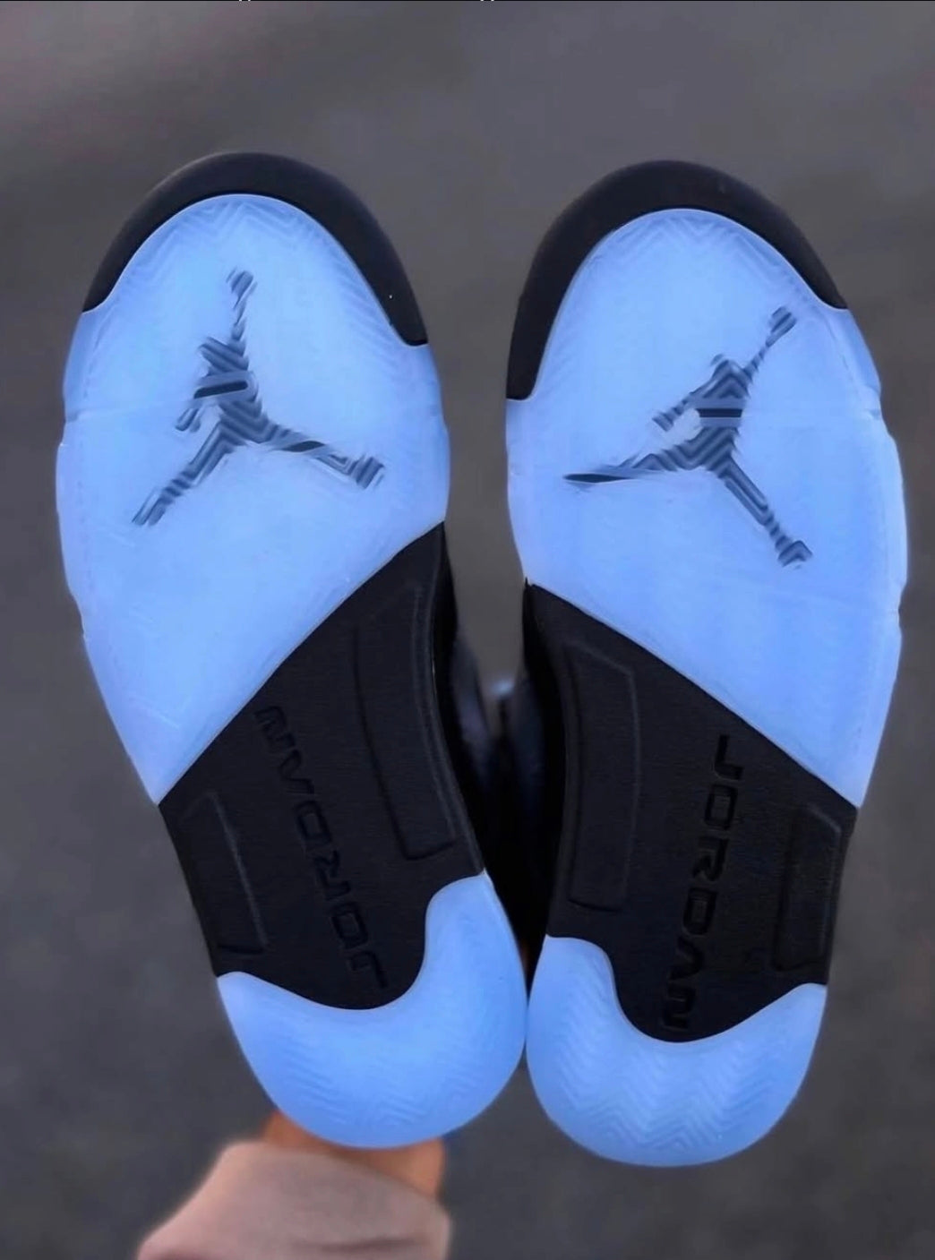 JORDAN 5 RETRO BLACK UNIVERSITY BLUES