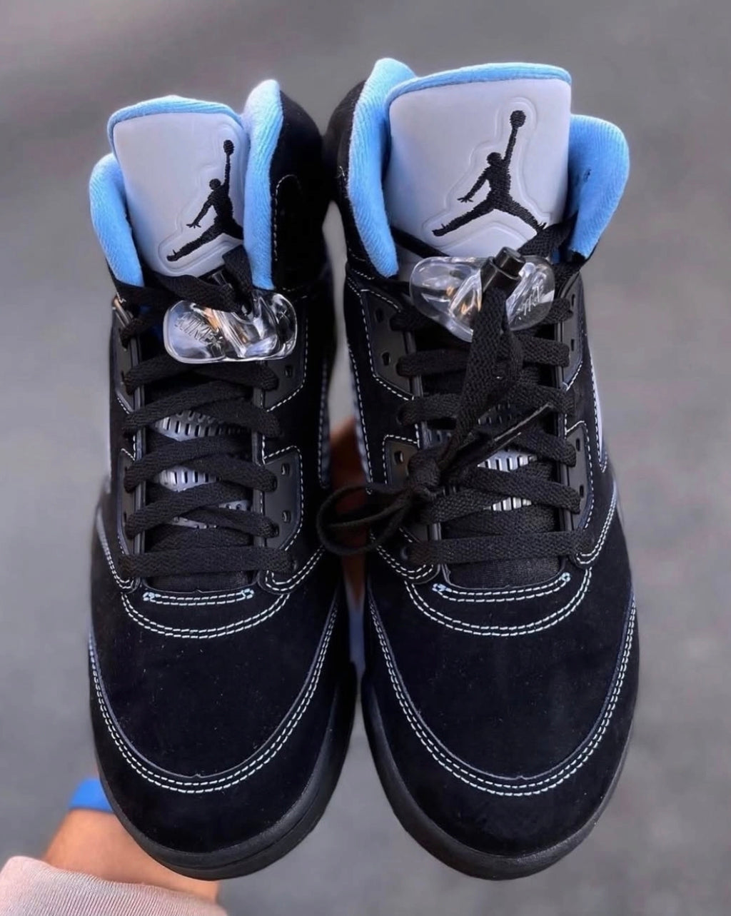 JORDAN 5 RETRO BLACK UNIVERSITY BLUES